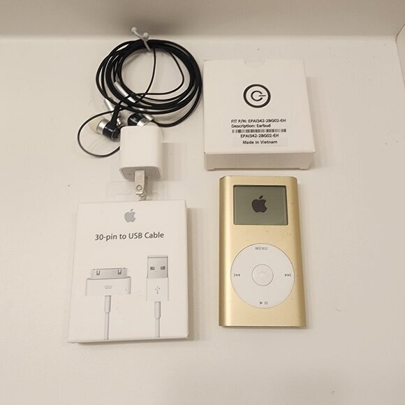 Apple iPod Mini 1st Generation 4GB Rare Gold Color  MP3 Music Player - Picture 1 of 5